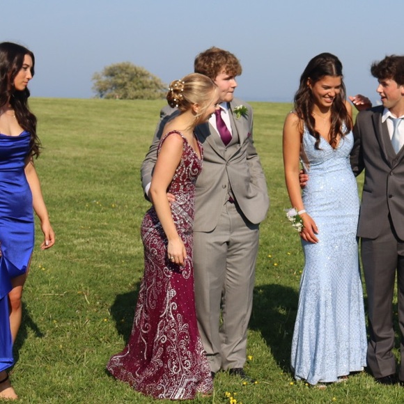 PROM DRESS!! - Picture 3 of 6